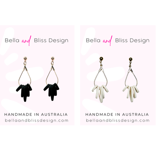 Pair of earrings black and white 